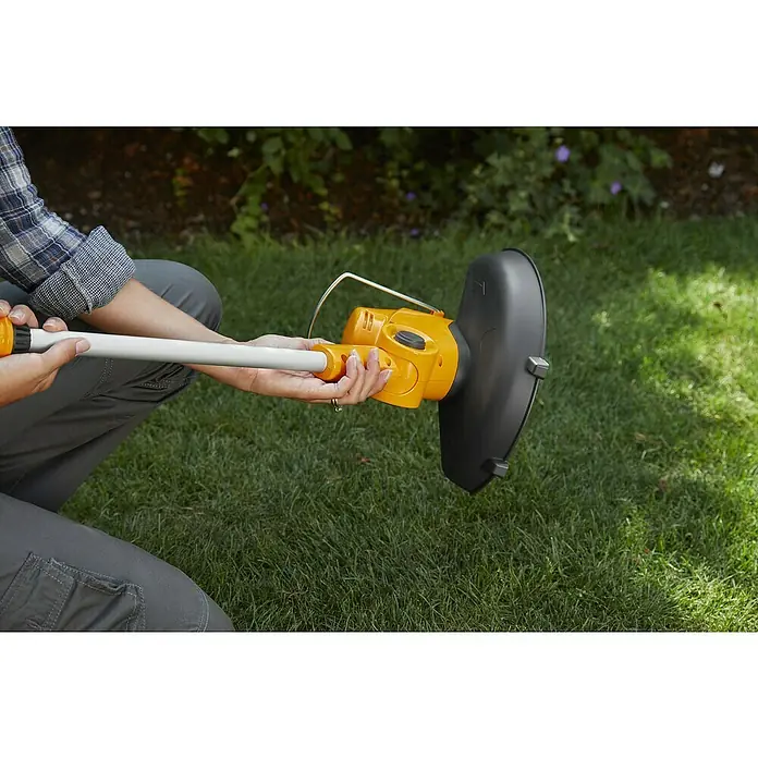 Stiga Akku-Rasentrimmer SGT 100 AE - 20 V, Li-Ionen, 1 Akku, Schnittbreite: 25 cm - Anwendungsbeispiel