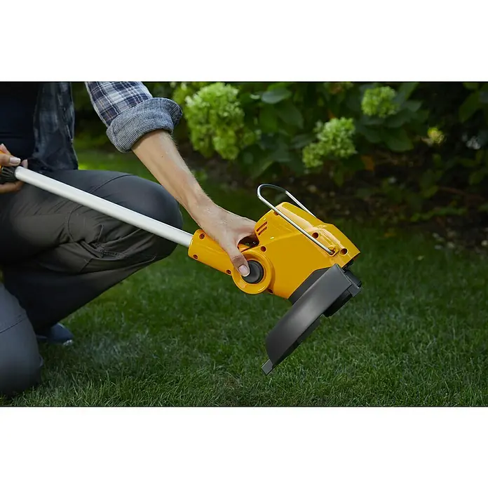 Stiga Akku-Rasentrimmer SGT 100 AE - 20 V, Li-Ionen, 1 Akku, Schnittbreite: 25 cm - Anwendungsbeispiel