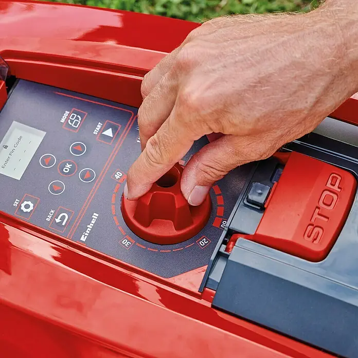Einhell Expert Mähroboter Freelexo 750 LCD BT+ - 18 V, Li-Ionen Power X-Change, 3 Ah, 1 Akku - Detailaufnahme