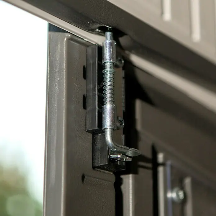 Lifetime Gerätehaus Texas - 381 cm, 244 cm, Kunststoff, Lichtgrau - Detailaufnahme