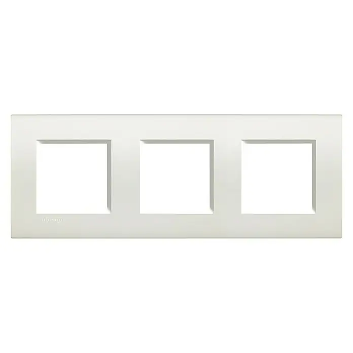 Bticino Living Light Marco 2 módulos - Blanco, x 3, Montaje en la pared - Vista frontal