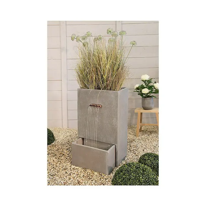 Fuente Lucca - Gris, L x An x Al: 35 x 60 x 100 cm - Foto ambiente