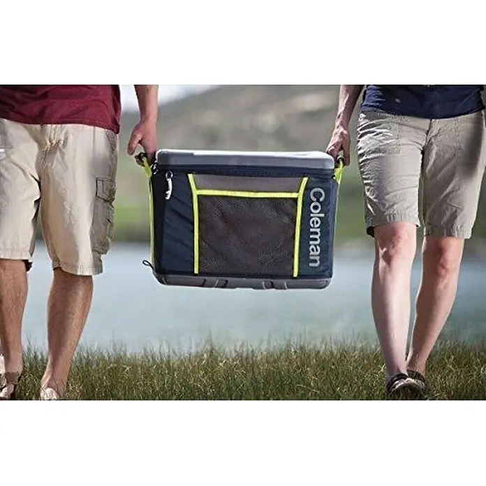 Coleman Nevera portátil Sport - 34 x 23 x 26 cm, Azul/Gris - Producto en uso