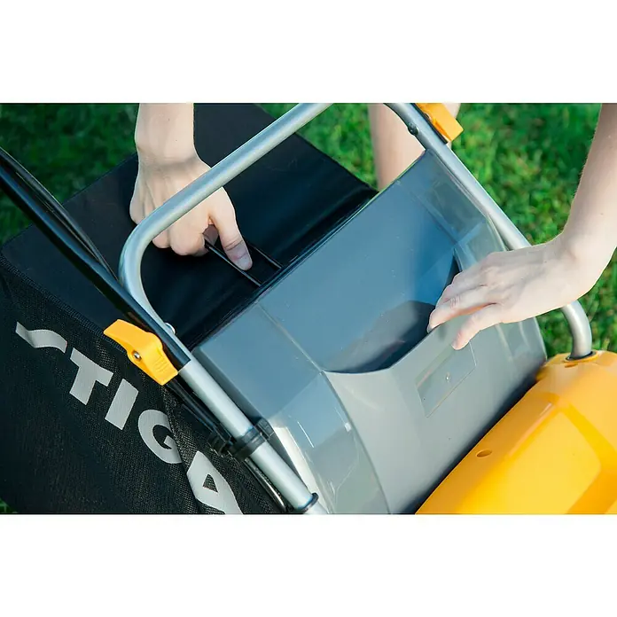 Stiga Elektrische verticuteermachine - 1.300 W, Werkbreedte: 32 cm - Close-up