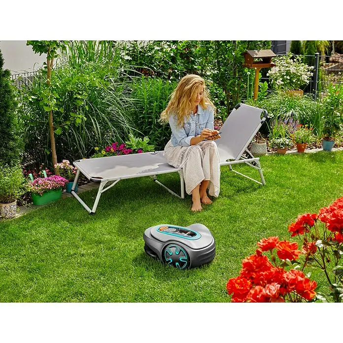 Gardena Mähroboter Sileno minimo 500 - 18 V, Li-Ionen, 1 Akku, Max. Flächenempfehlung: 500 m² - Stimmungsaufnahme