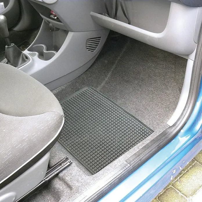 Carpoint Vloermat Auto rubber 50 x 35 cm - Materiaal: Rubber, Kleur: Zwart - Close-up