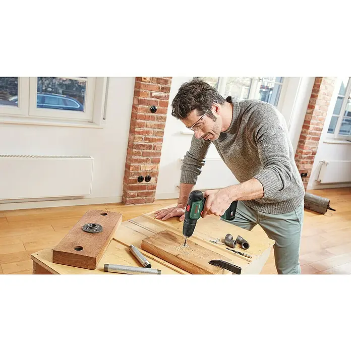 Bosch 18 V Power for All Akku-Schlagbohrschrauber UniversalImpact 18 - 18 V, 2 Akkus, 1,5 Ah, Leerlaufdrehzahl: 0 U/min - 1.450 U/min - Anwendungsbeispiel