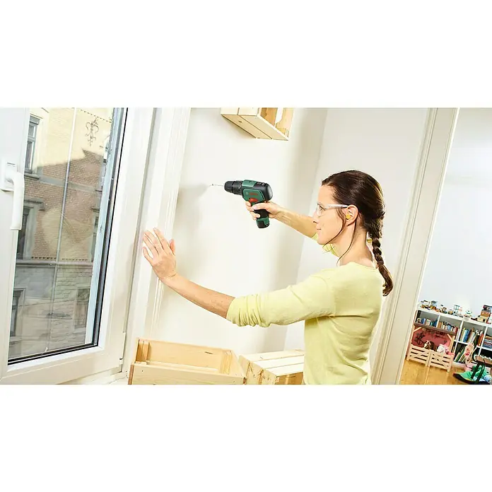 Bosch Akku-Schlagbohrschrauber EasyImpact 12 - 12 V, 1 Akku, 2 Ah, Leerlaufdrehzahl: 0 U/min - 1.300 U/min - Anwendungsbeispiel