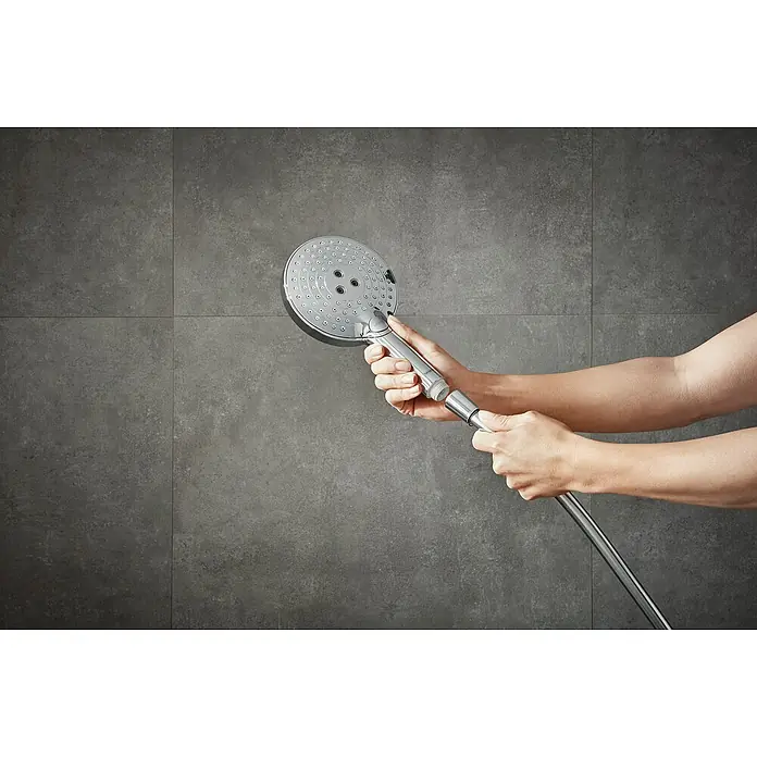 Hansgrohe Handbrause Raindance Select S120 - Durchmesser: 12,5 cm, Anzahl Funktionen: 3 Stk., Select-Taste, Chrom - Anwendungsbeispiel
