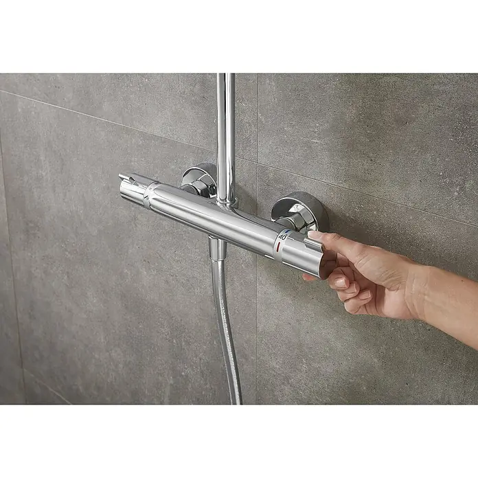 Hansgrohe Crometta Duschsystem E 240 - Mit Thermostatarmatur, Lochabstand: 103,4 cm, Anzahl Strahlarten: 2 Stk., Chrom - Anwendungsbeispiel