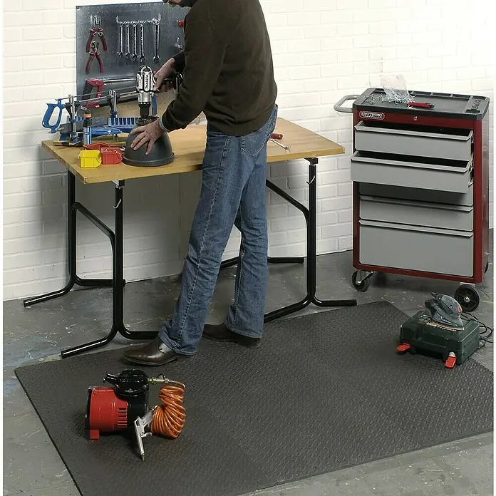 Mottez Universalmatte - Grau, 60 x 60 cm, 6 Stk. - Anwendungsbeispiel
