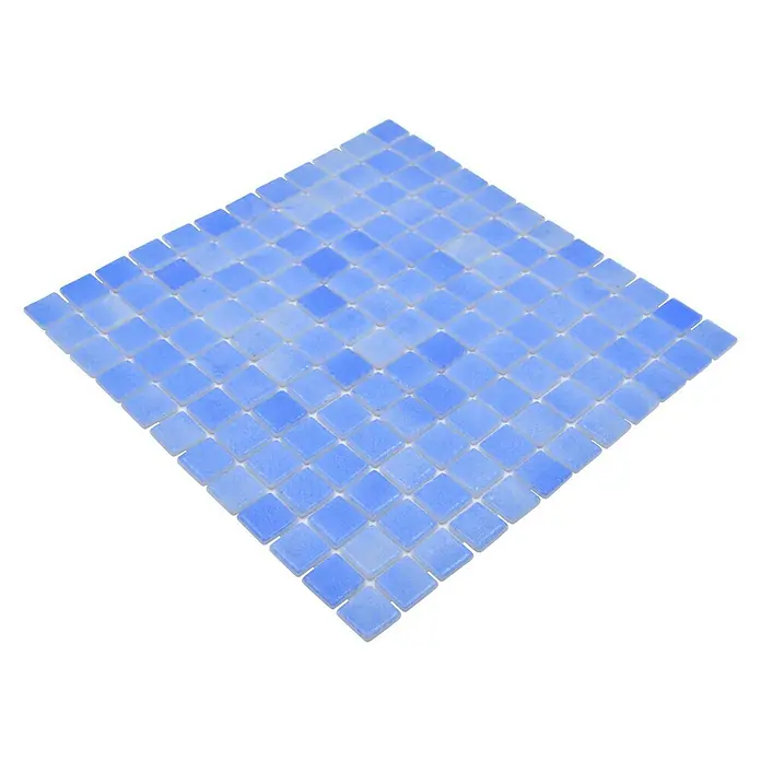 Mosaikfliese Eco Niebla VP110PAT - 31,6 x 31,6 cm, Mix Hellblau, Matt - Diagonale Ansicht
