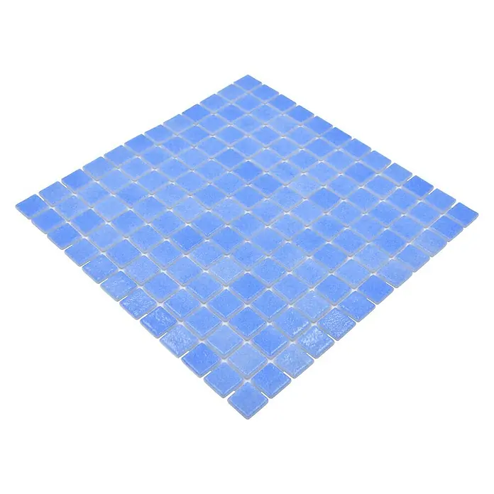 Mosaikfliese Eco Niebla VP110PUR - 31,6 x 31,6 cm, Mix Hellblau, Glänzend - Diagonale Ansicht