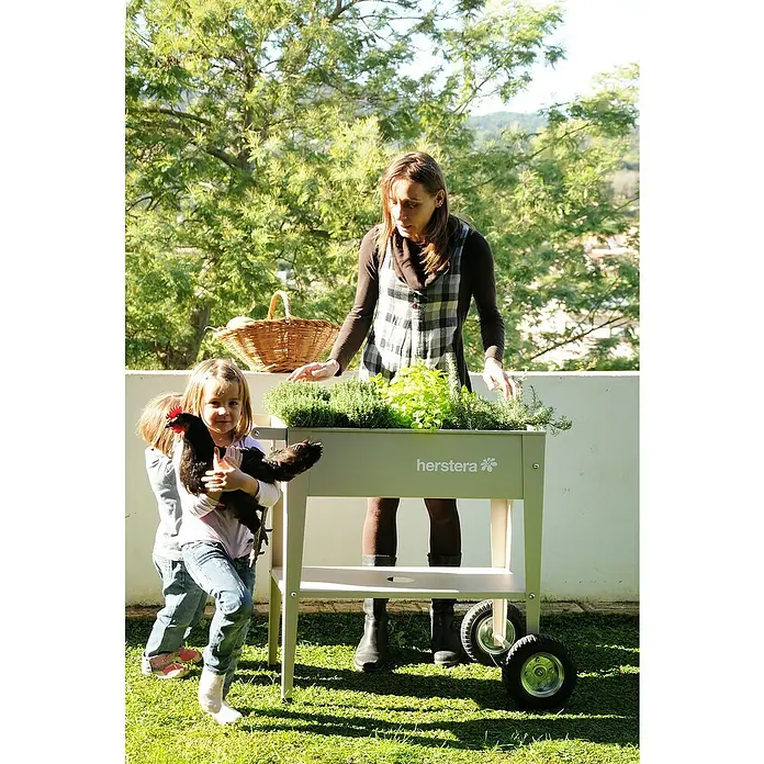 Herstera_Garden Kräuterhochbeet Liso - Taupe, 85 x 50 x 80 cm, Stahl - Anwendungsbeispiel