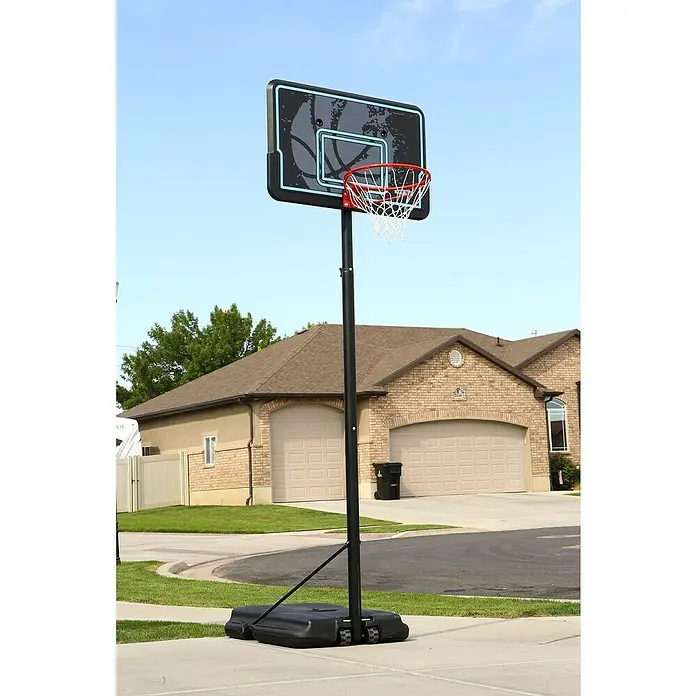 Lifetime Basketballkorb Texas - 76 x 112 x 304 cm - Stimmungsaufnahme
