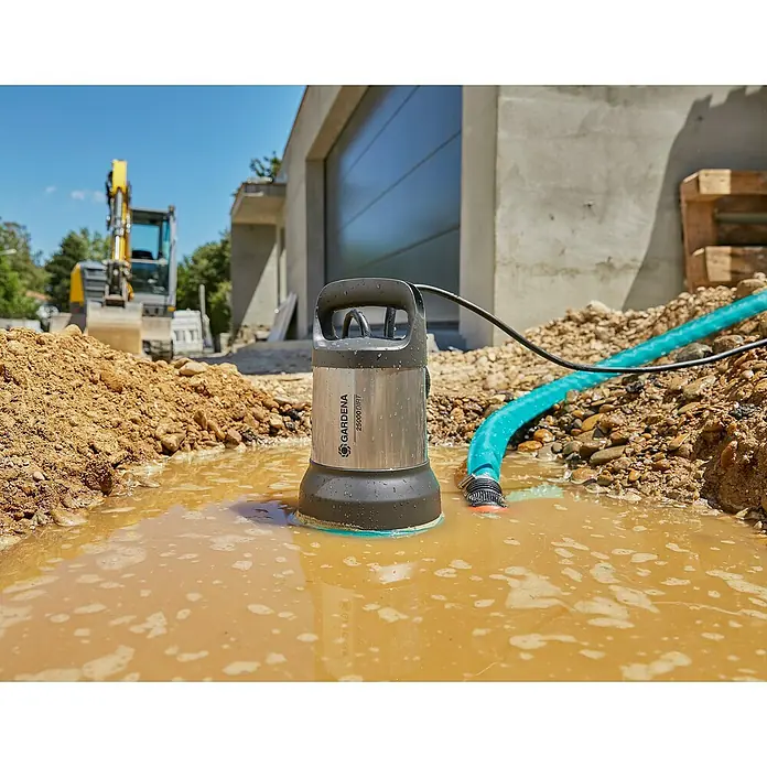 Gardena Pumpa za otpadnu vodu 16000 - Maksimalni protok: 16.000 l/h - Proizvod u upotrebi