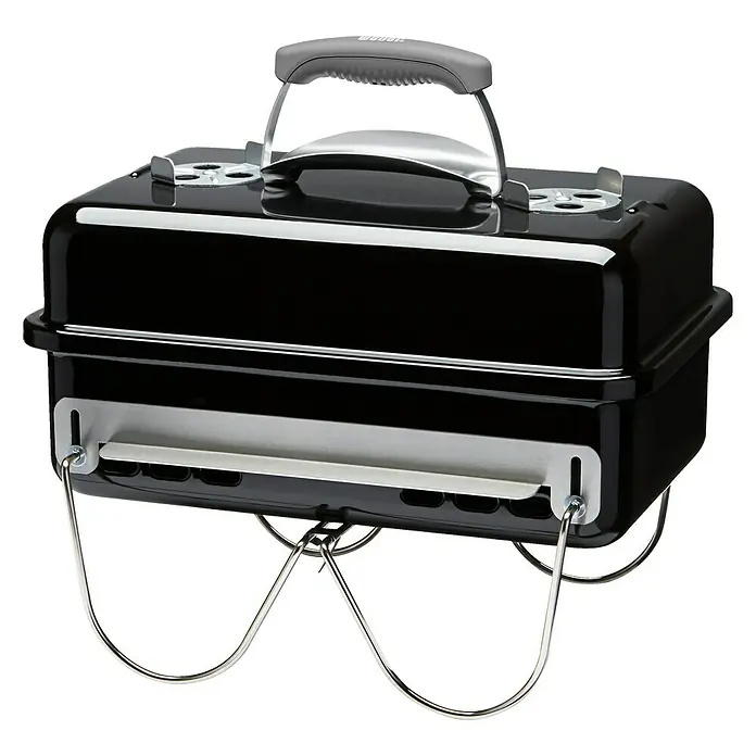 Weber Go-Anywhere Holzkohlegrill - Schwarz, Hauptgrillfläche: 42 x 26 cm - Diagonale Ansicht