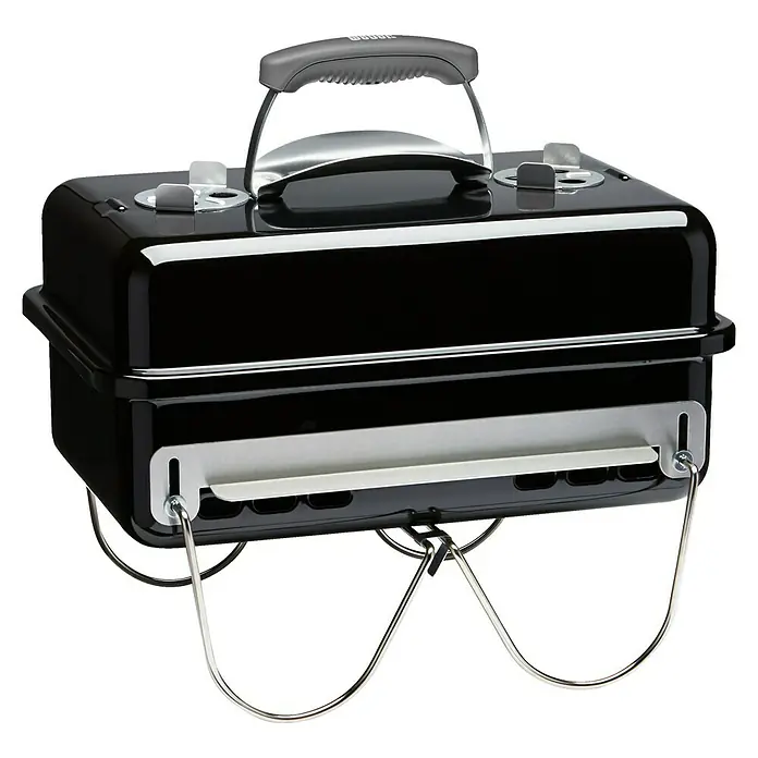 Weber Go-Anywhere Holzkohlegrill - Schwarz, Hauptgrillfläche: 42 x 26 cm - Diagonale Ansicht