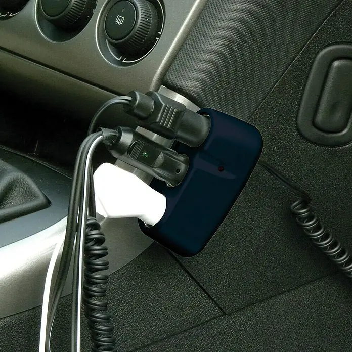 Carpoint Stekkerdoos 3-weg 3x12V 8A - 12 V - Toepassingsvoorbeeld