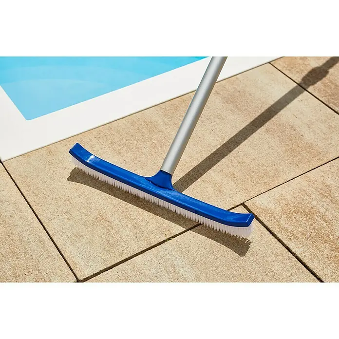 Malibu Poolbürste Lightweight - Kunststoff, Blau - Anwendungsbeispiel