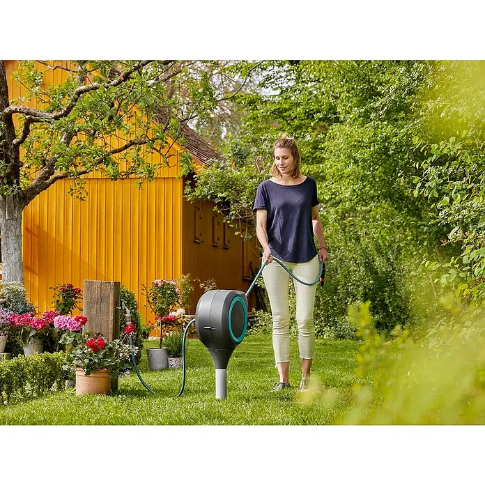 Gardena Motalica za vrtno crijevo Rollup S - Plastika, Duljina: 23,5 cm, Promjer crijeva: 13 mm (½″) - Proizvod u upotrebi