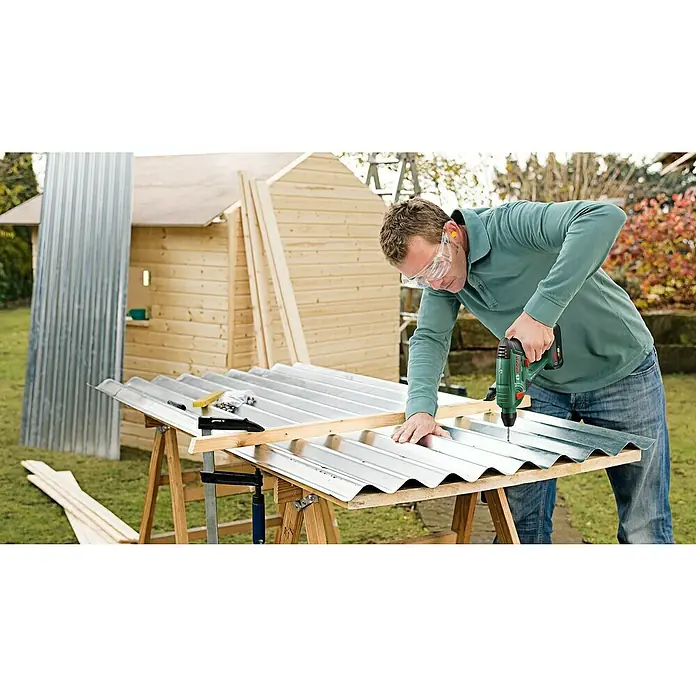 Bosch 18 V Power for All Akku-Bohrhammer Uneo Maxx - 18 V, Li-Ionen, 2,5 Ah, 1 Akku, Einzelschlagstärke: 0,6 J - Anwendungsbeispiel