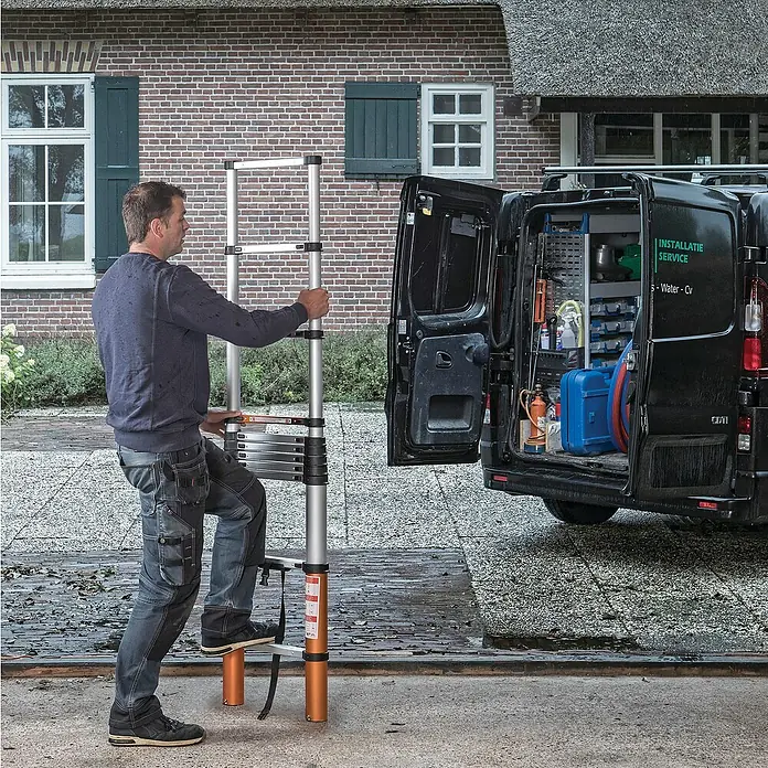 Batavia Telescoopladder Giraffe Air - 8 sporten, Hoogteverstelling: 0,73 m - 2,63 m - Toepassingsvoorbeeld