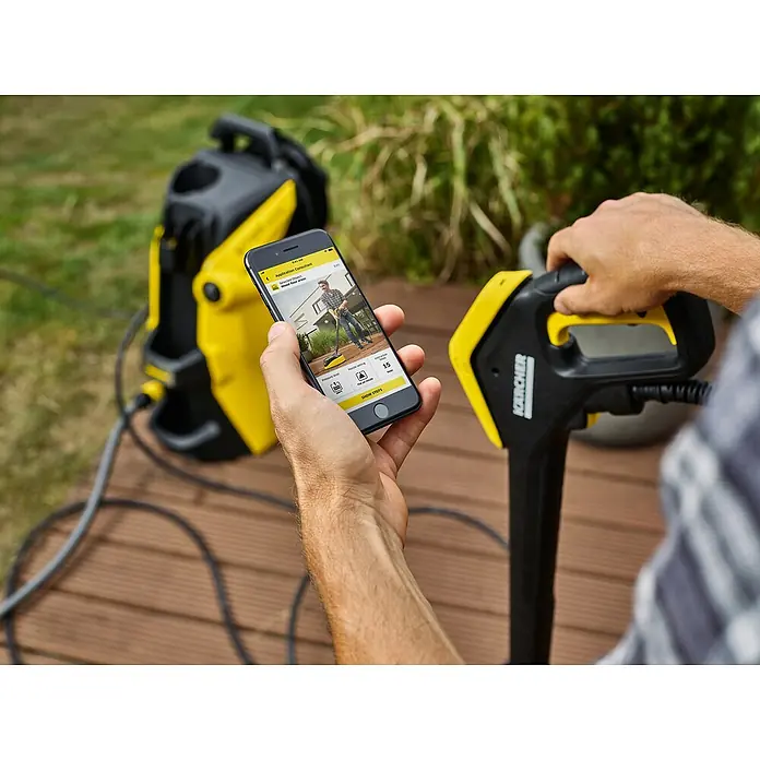 Kärcher Hidrolimpiadora de alta presión K7 Premium Smart Control Home - 3.000 W, Presión máx.: 180 bar, Capacidad de bombeo: Máx. 600 l/h - Producto en uso