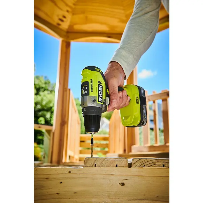 Ryobi ONE+ Akku-Bohrschrauber R18DD5-0 - 18 V, Ohne Akku, Leerlaufdrehzahl: 0 U/min - 1.400 U/min - Anwendungsbeispiel
