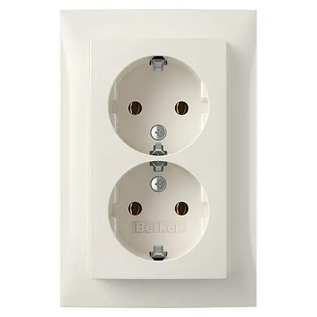 Berker  Wandcontactdoos met randaarde V2