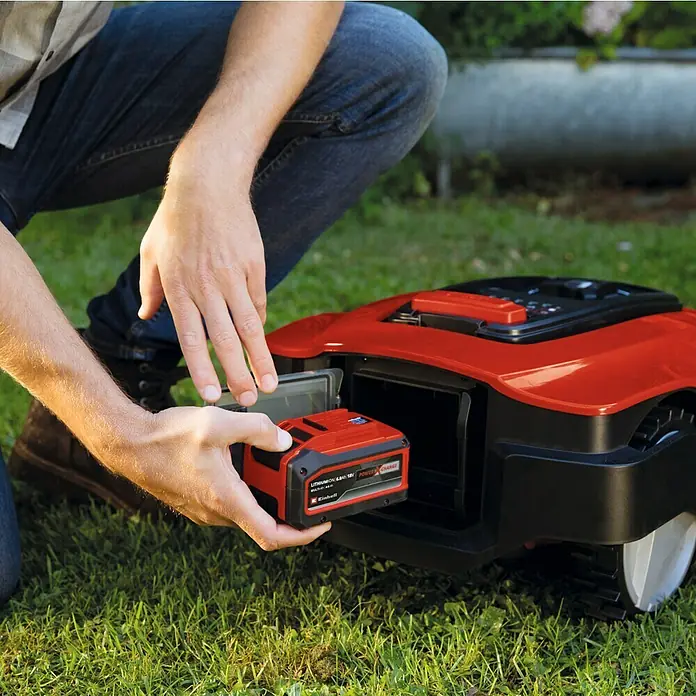 Einhell Power X-Change Mähroboter - inkl. gratis Rasentrimmer - 18 V, 2,5 Ah, Max. Flächenempfehlung: 500 m² - Detailaufnahme