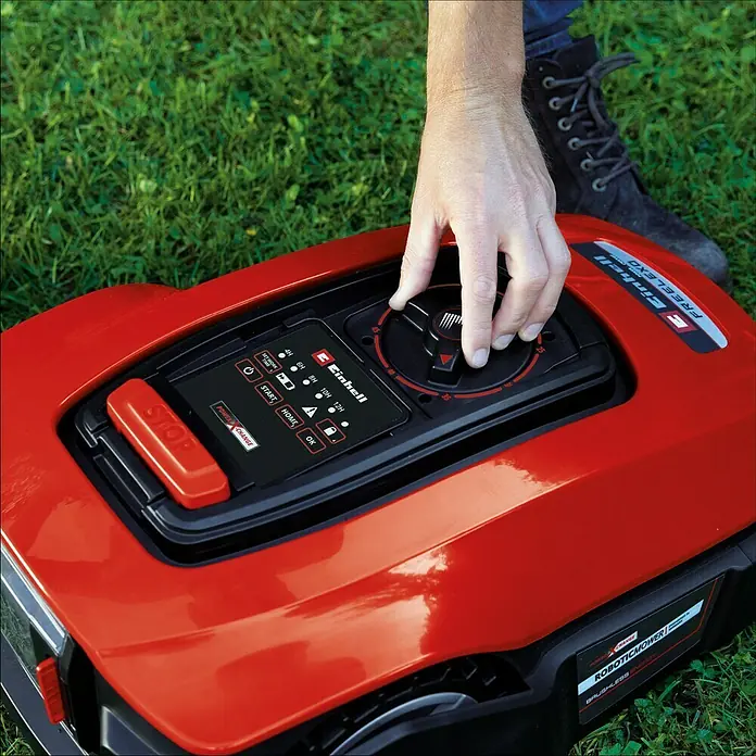 Einhell Power X-Change Mähroboter - inkl. gratis Rasentrimmer - 18 V, 2,5 Ah, Max. Flächenempfehlung: 500 m² - Anwendungsbeispiel