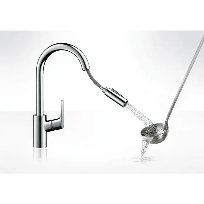 Hansgrohe Spültischarmatur Focus M41 - Chrom, Glänzend, Geschirrbrause herausziehbar - Anwendungsbeispiel