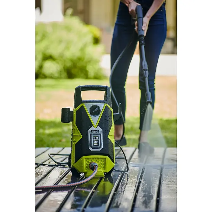 Ryobi Hochdruckreiniger RPW110B - 1.500 W, Max. Druck: 110 bar, Fördermenge: 360 l/h - Anwendungsbeispiel