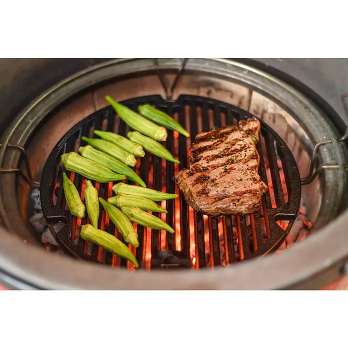Kamado Joe Grillplatte - Gusseisen, Passend für: Kamado Joe Holzkohlegrill Joe Junior, Kamado Joe Holzkohlegrill Classic, Kamado Joe Holzkohlegrill Classic II - Detailaufnahme