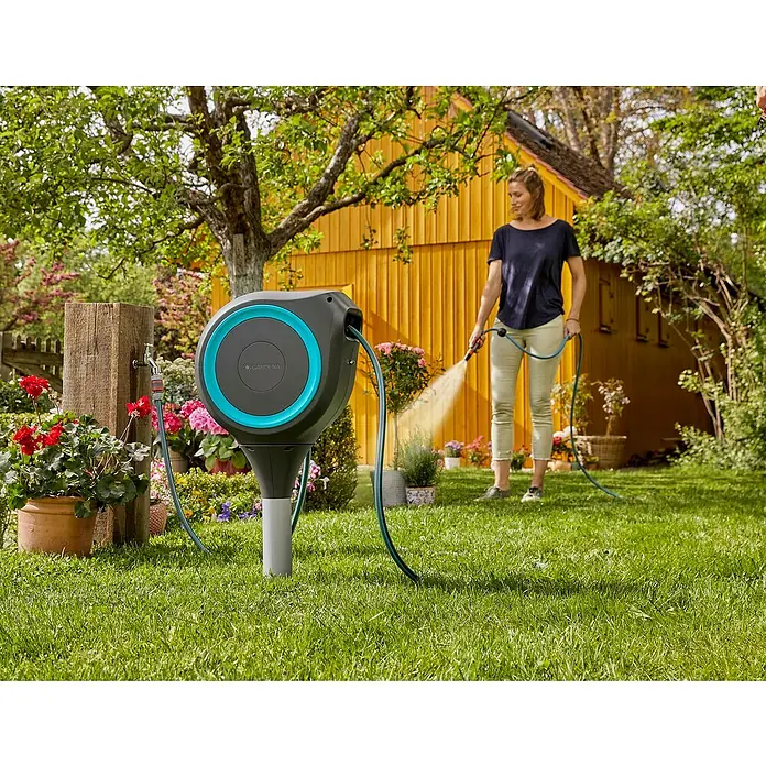 Gardena Motalica za vrtno crijevo Rollup S - Plastika, Duljina: 23,5 cm, Promjer crijeva: 13 mm (½″) - Proizvod u upotrebi