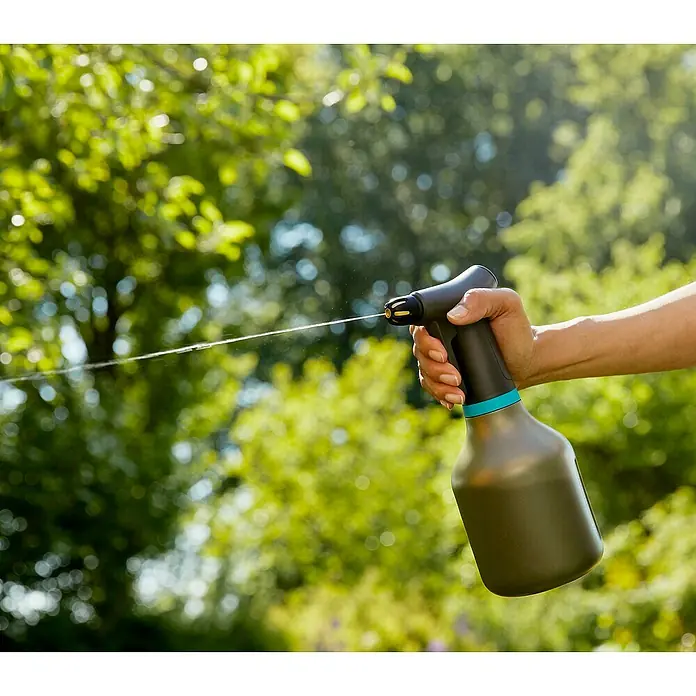 Gardena Prskalica za cvijeće - Crne boje, 0,75 l - Proizvod u upotrebi
