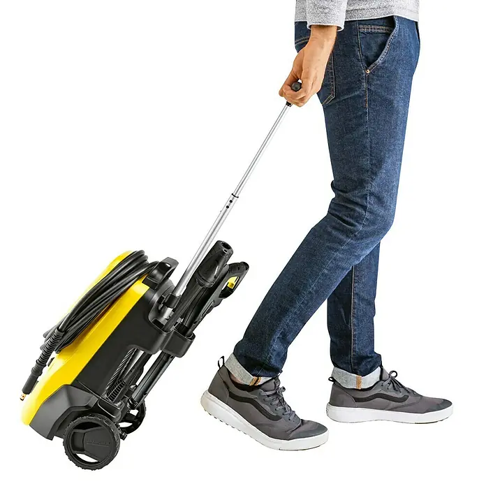 Kärcher Hochdruckreiniger K 4 Compact UM - 1.800 W, Max. Druck: 130 bar, Fördermenge: 420 l/h - Anwendungsbeispiel