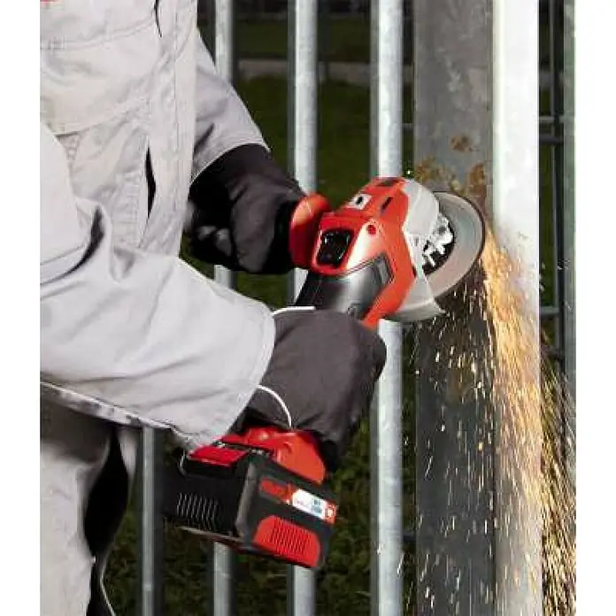 Einhell Power X-Change Akumulatorska kutna brusilica AXXIO 18/115 Q - 18 V, Bez akumulatora, Promjer rezne ploče: 115 mm, 8.500 okr/min - Proizvod u upotrebi