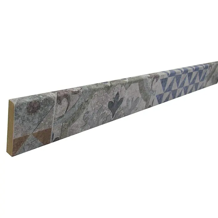 Bariperfil Cornisa Hidráulico Marino - 2,44 m x 7 mm x 40 cm - Primer plano