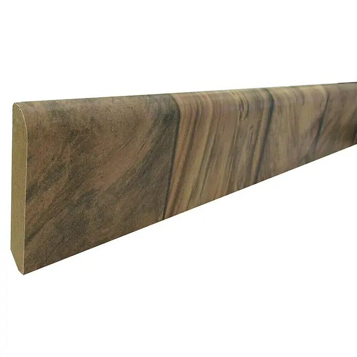 Bariperfil Rodapié Diamond Natural - 2,44 m x 10 mm x 70 mm - Primer plano
