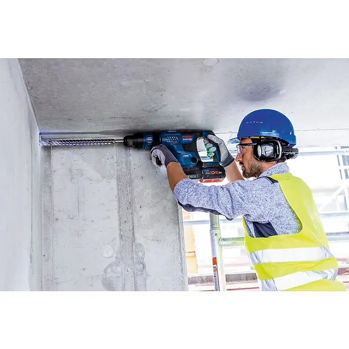 Bosch Professional Biturbo Akku-Bohrhammer GBH 18V-36 C - 18 V, Ohne Akku, Einzelschlagstärke: 7 J - Anwendungsbeispiel