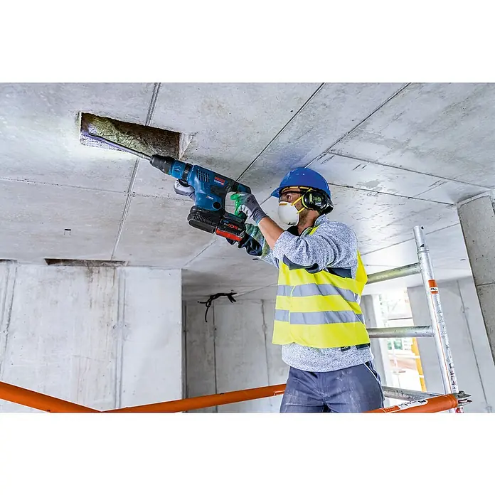 Bosch Professional Biturbo Akku-Bohrhammer GBH 18V-36 C - 18 V, Ohne Akku, Einzelschlagstärke: 7 J - Anwendungsbeispiel