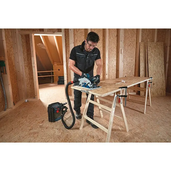 Bosch Professional Biturbo Akku-Handkreissäge GKS 18V-68 GC Solo - 18 V, Ohne Akku, Leerlaufdrehzahl: 2.500 U/min - 5.000 U/min - Anwendungsbeispiel