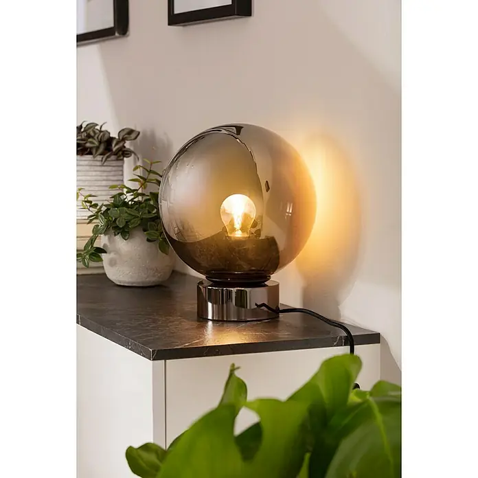 Lucide Tischleuchte Jorit - 60 W, L x B x H: 25 x 25 x 30 cm, Rauch, E27 - Stimmungsaufnahme
