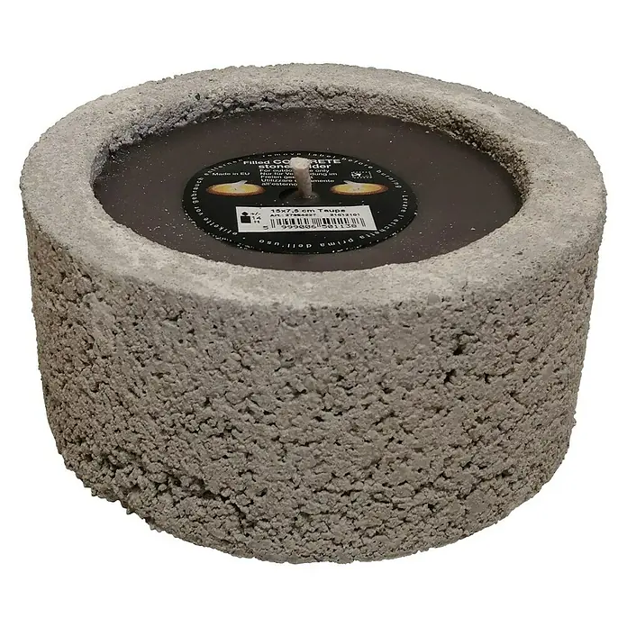 Outdoor-Kerze Beton - Ø x H: 15 x 7,5 cm, Taupe - Diagonale Ansicht