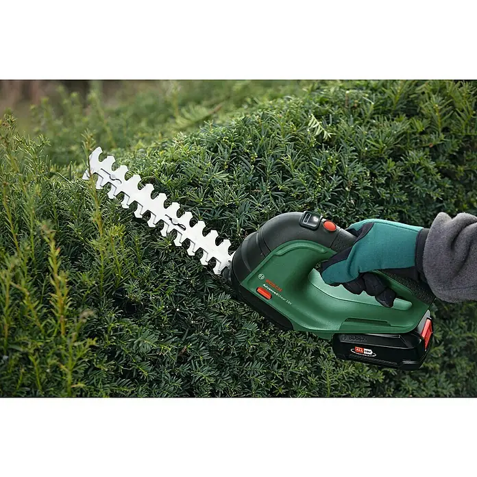 Bosch 18 V Power for All Akumulatorske škare za travu i grmove Advancedshear - 18 V, Litij-ionska, 1 baterija, Širina noža: 10 cm - Proizvod u upotrebi