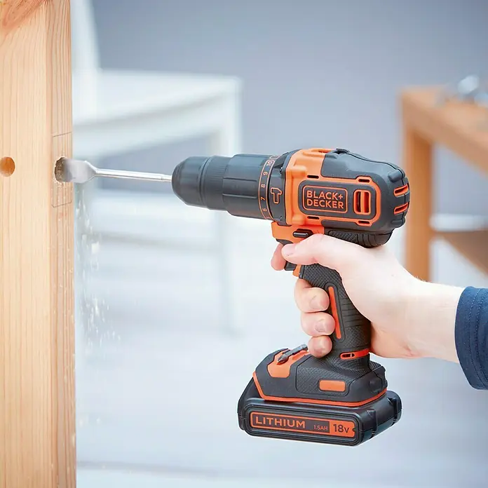 Black+Decker Accuklopboorschroefmachine set - 18 V, 1,5 Ah, 2 accu's, 360 tpm - 1.400 tpm - Toepassingsvoorbeeld