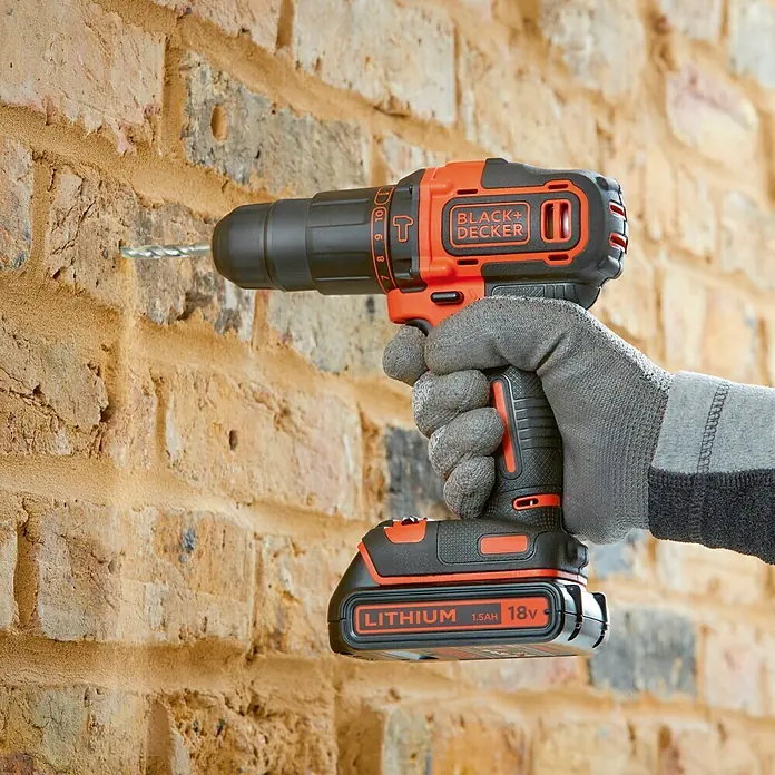 Black+Decker Accuklopboorschroefmachine set - 18 V, 1,5 Ah, 2 accu's, 360 tpm - 1.400 tpm - Toepassingsvoorbeeld