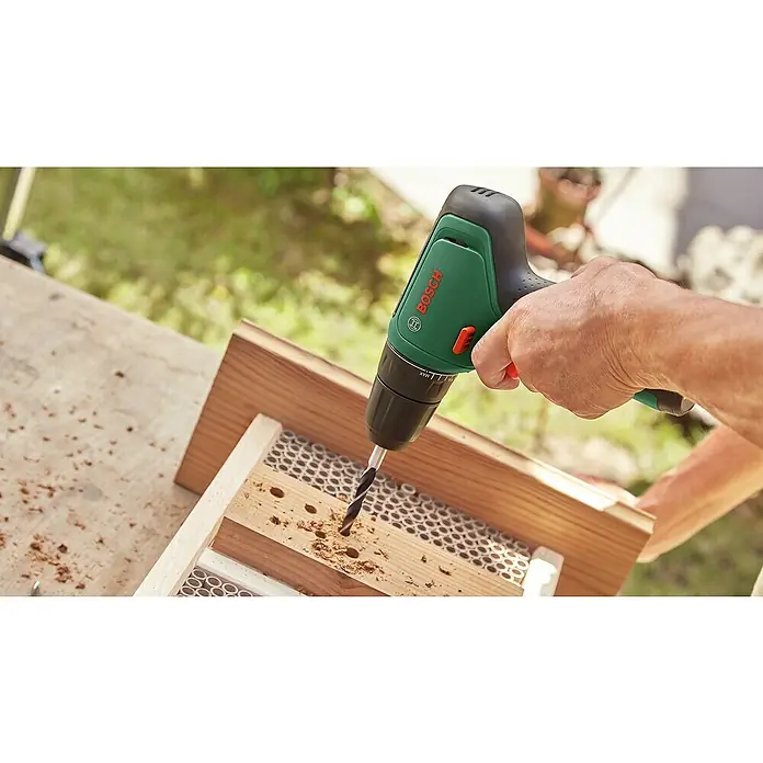 Bosch Akku-Bohrschrauber EasyDrill 1200 - 12 V, 2 Akkus, 1,5 Ah - Anwendungsbeispiel